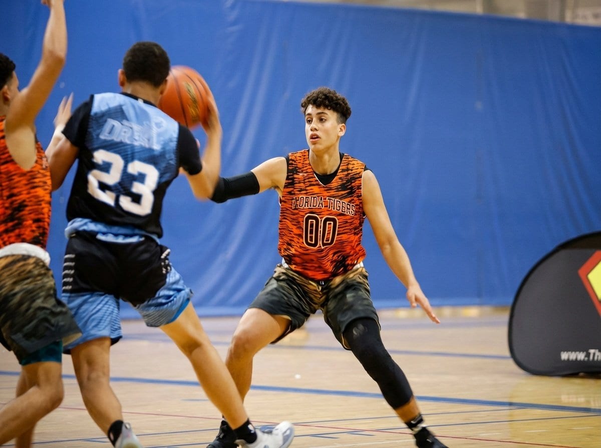 Florida Tigers defender squaring up on the perimeter
